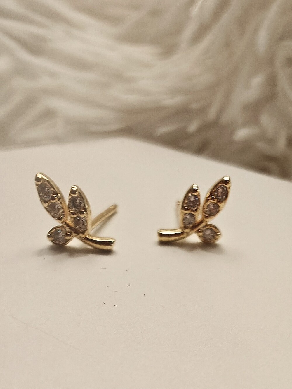 925 Gold Leaf Cubic Zirconia Stud Earrings, NWOT - Great Gift 🎁
